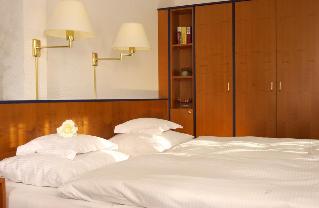 Hotel Spiegel Кёльн Экстерьер фото