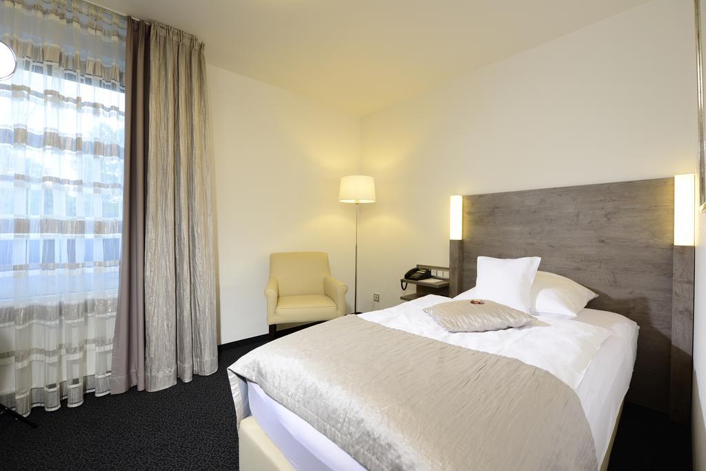 Hotel Spiegel Кёльн Экстерьер фото