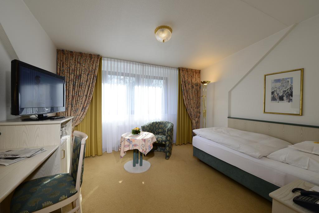 Hotel Spiegel Кёльн Экстерьер фото