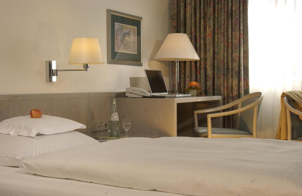Hotel Spiegel Кёльн Экстерьер фото
